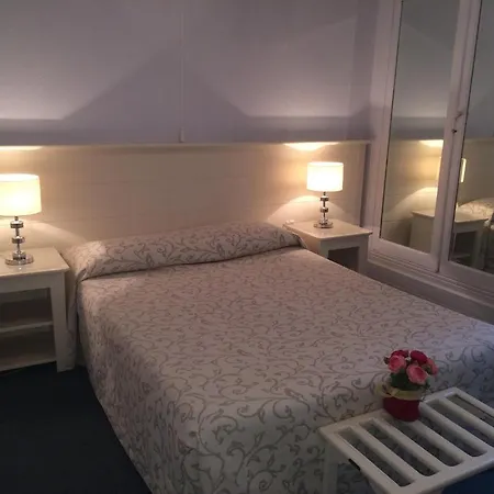 Castel Louis מלון